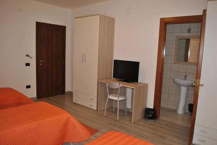 Room 18 of 37