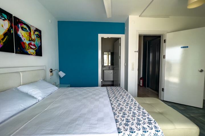 Room 46 of 258