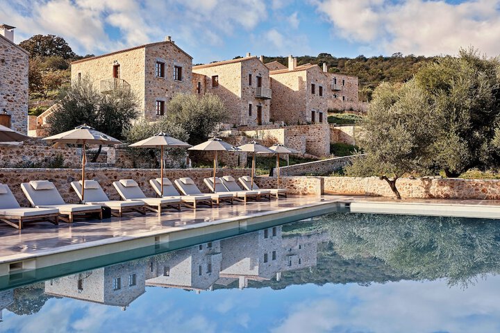 100 Rizes Seaside Resort - Small Luxury Hotels of The World in East Mani