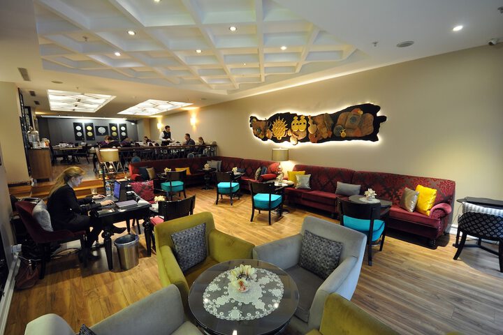 Entrance & Lobby
