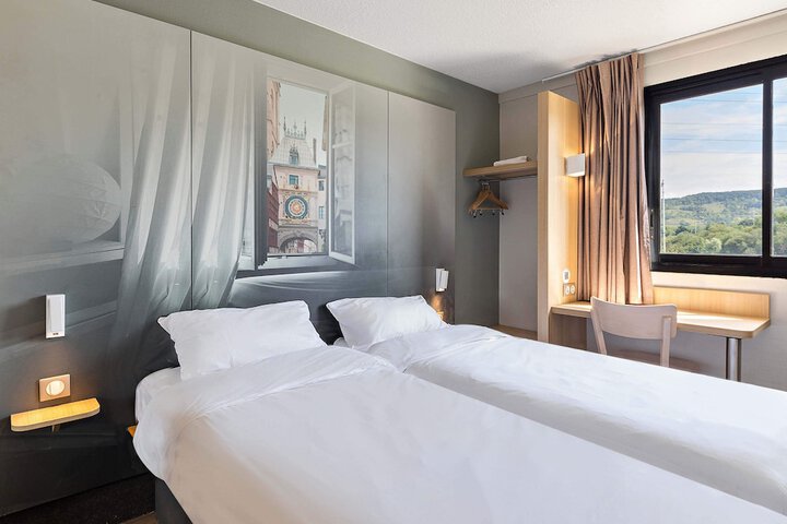 Room 21 of 44