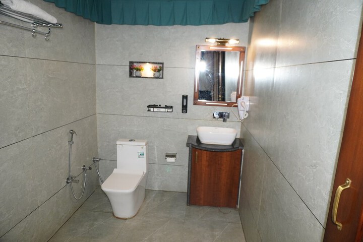 Room 31 of 53
