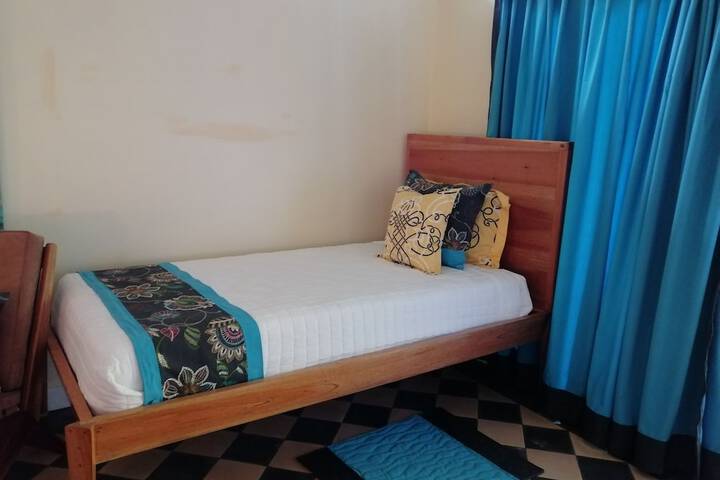 Room 16 of 82