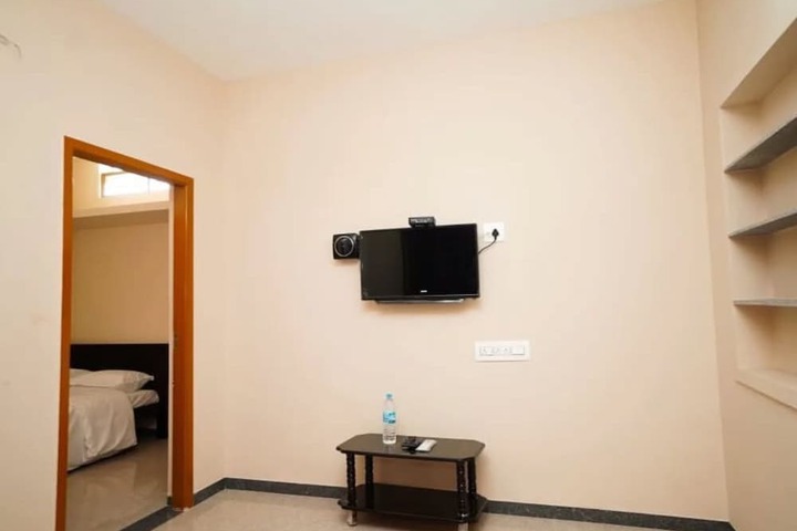 Room 4 of 10
