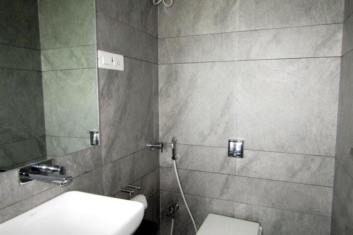 Room 7 of 10