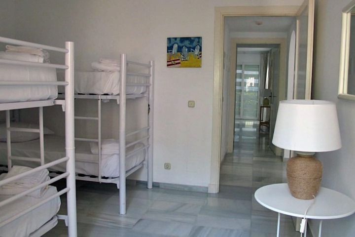 Room 11 of 110