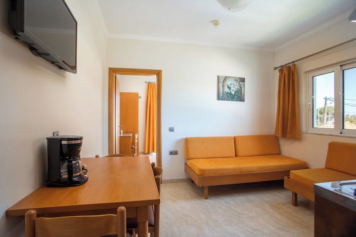 Room 10 of 151
