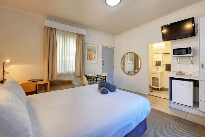 Room 6 of 30