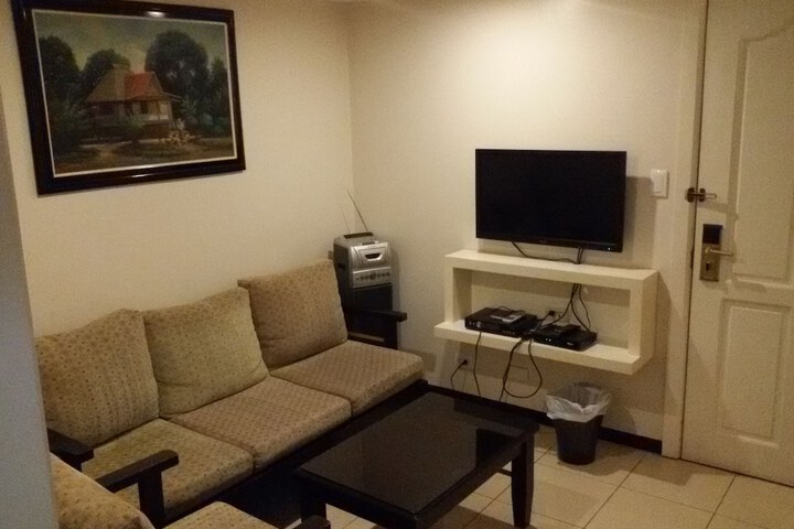 Room 3 of 28