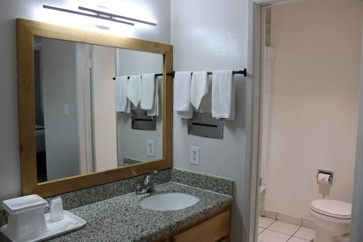 Room 11 of 65