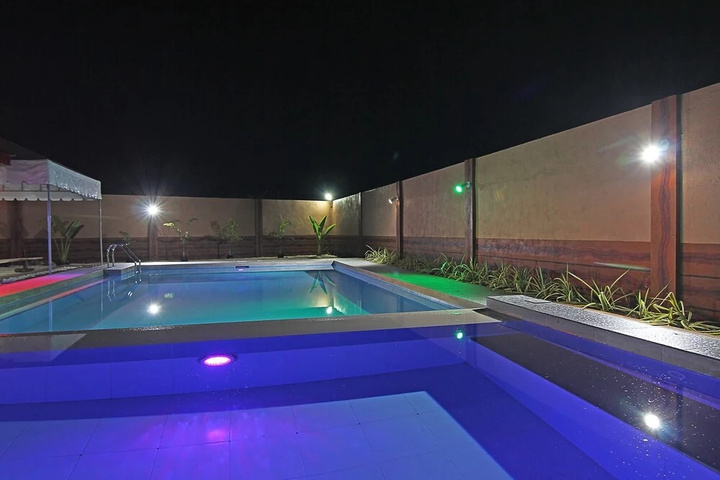 Pool 9 of 13