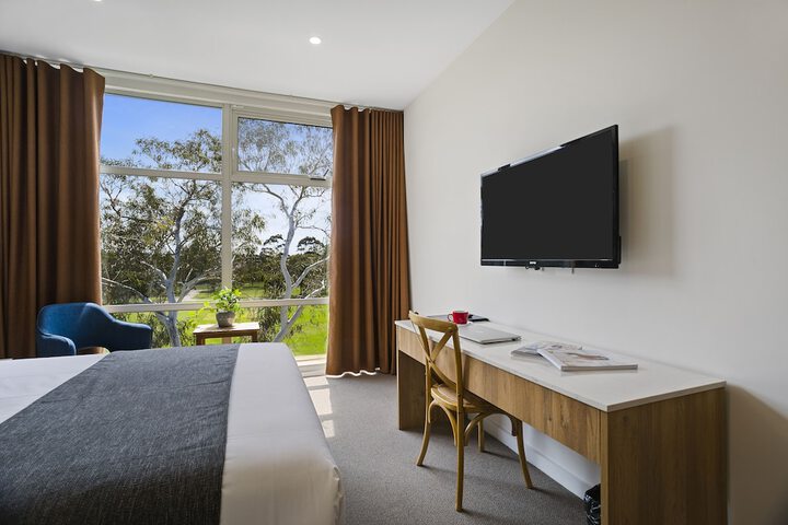 Room 15 of 33
