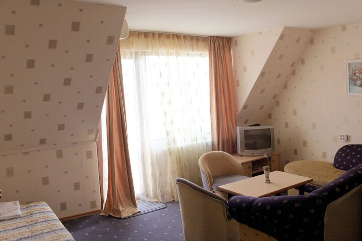 Room 16 of 43