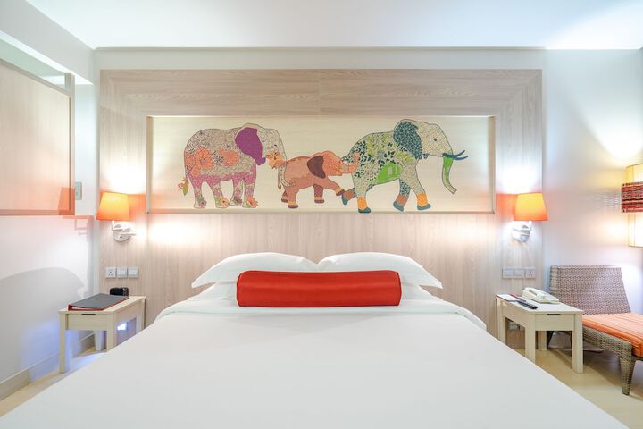 Room 15 of 220