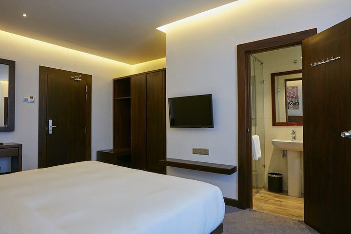 Room 14 of 72