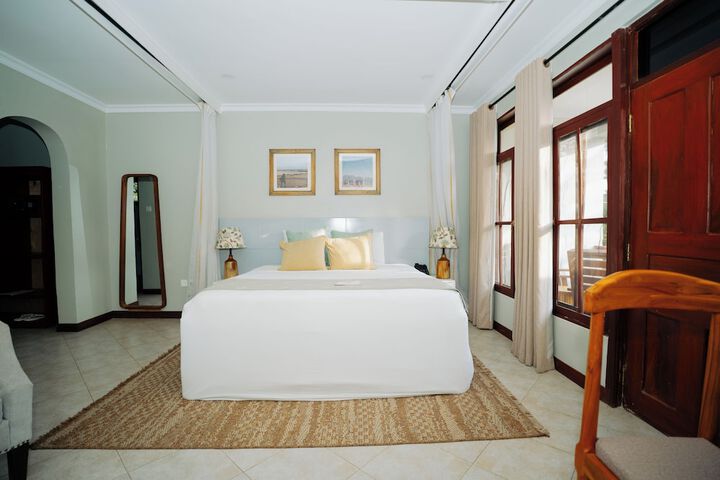 Room 5 of 65