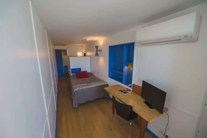 Room 40 of 98