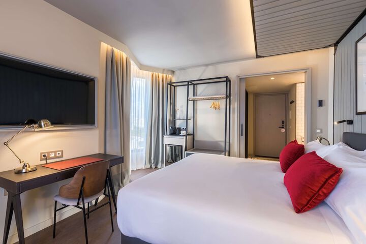 Room 27 of 80