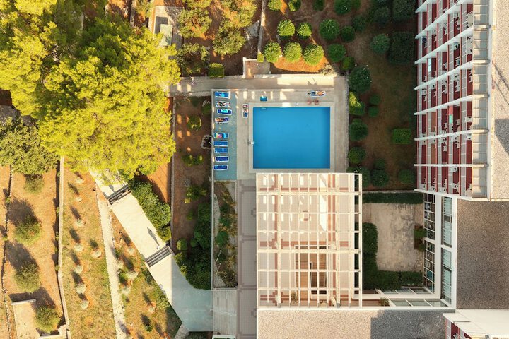 Hotel 64 of 67