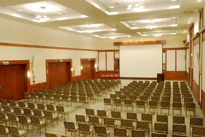 Business Center 119 of 135