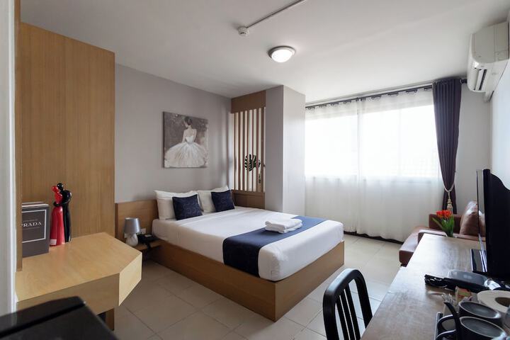 Room 7 of 79