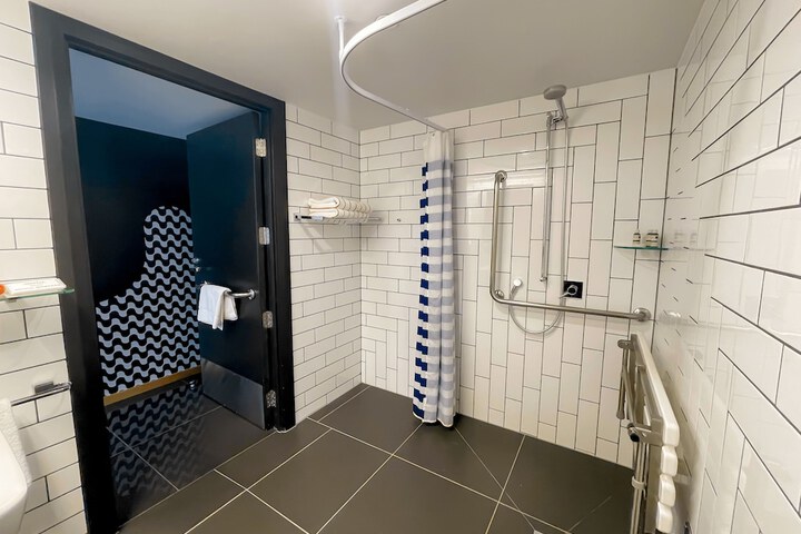 Room 60 of 131