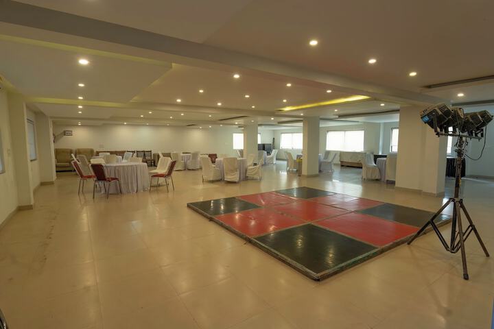 Business Center 48 of 59