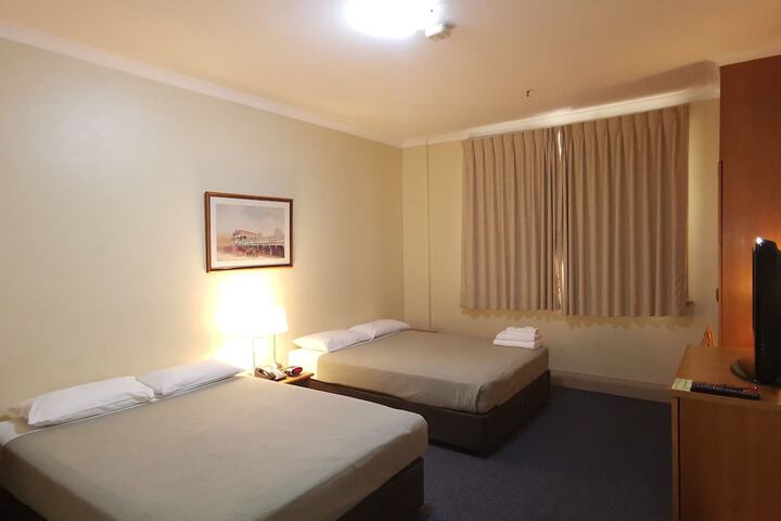 Room 32 of 73