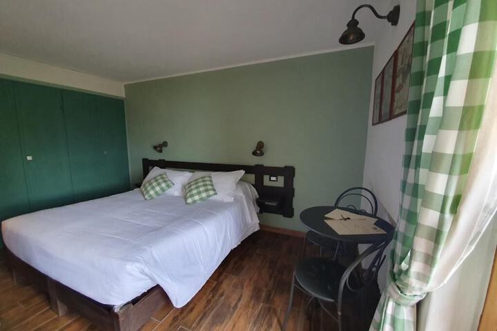 Room 11 of 34