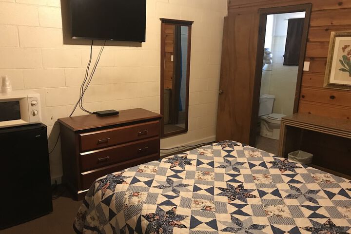 Room 9 of 20