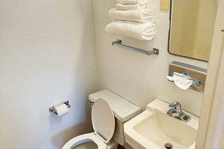 Room 13 of 22