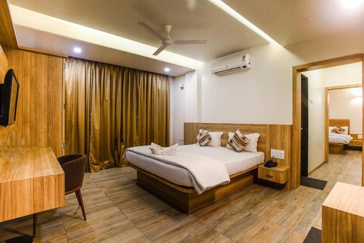 Hotel Manasi Royal Satara