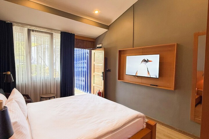 Room 8 of 151