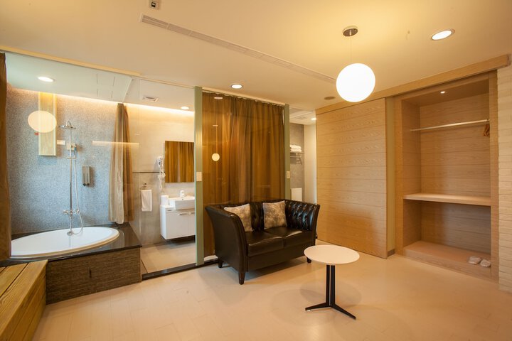 Room 20 of 48