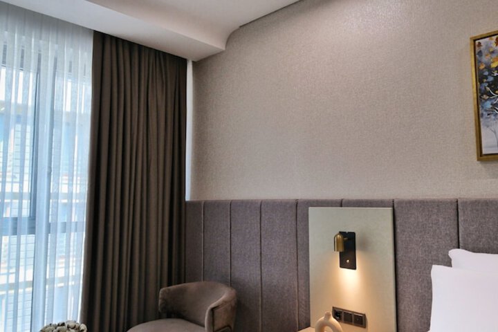 Room 27 of 71