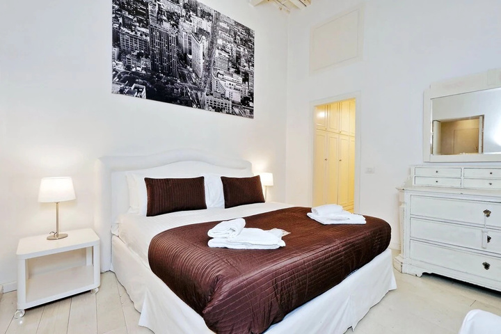Room 5 of 15