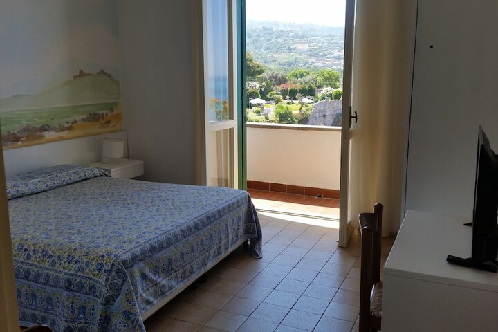 Room 15 of 15
