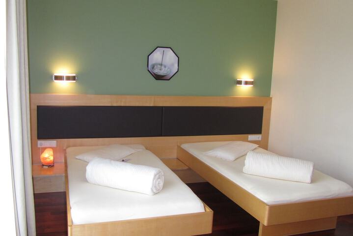 Room 11 of 39
