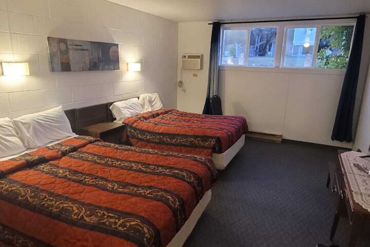 Room 5 of 6