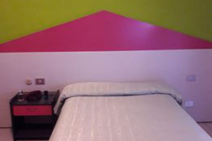 Room 16 of 29