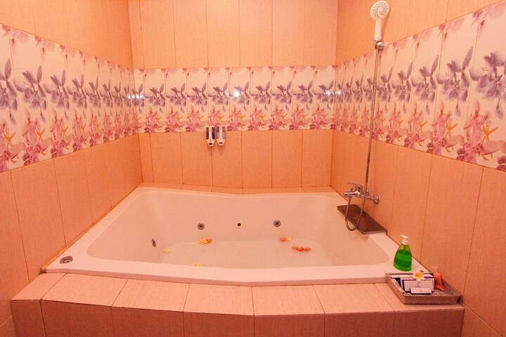 Room 15 of 60
