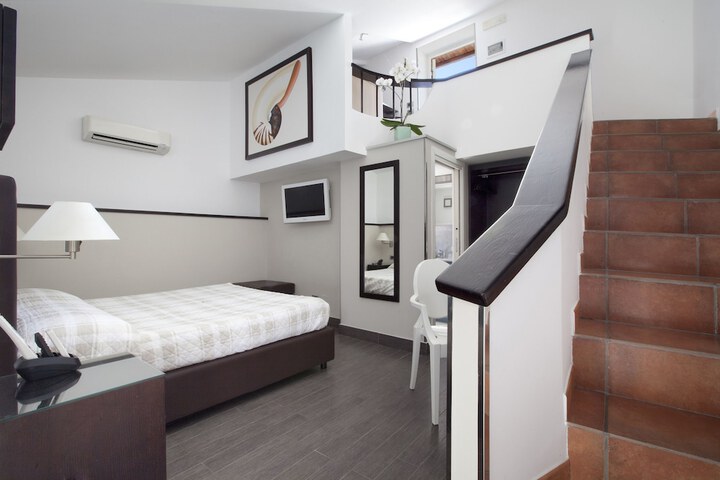 Room 4 of 59