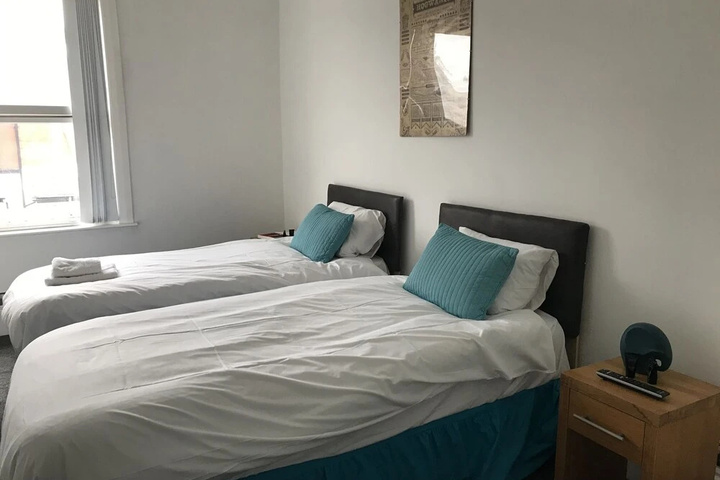 Room 5 of 17