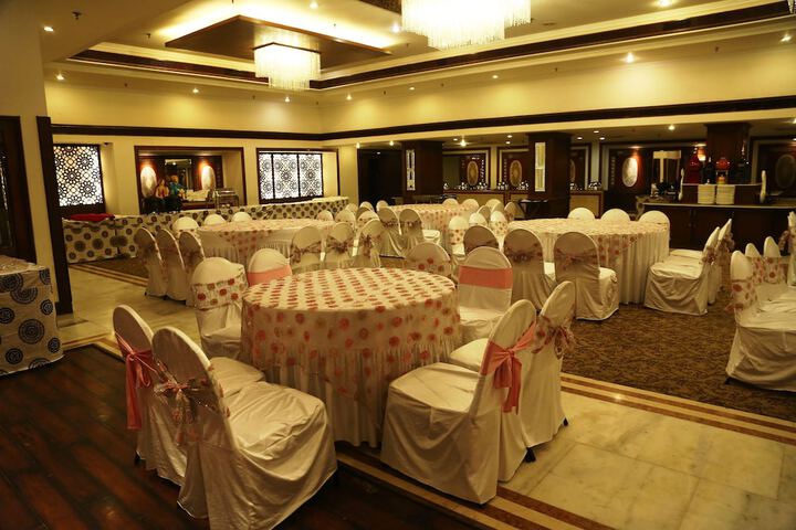 Ballroom/Hall 44 of 63