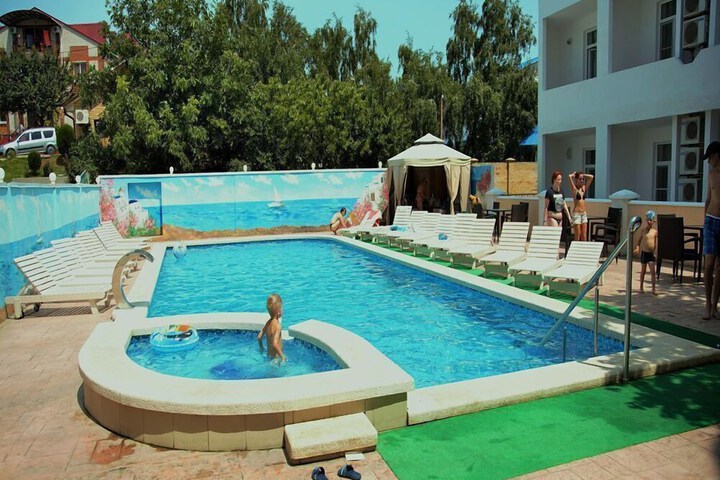 Pool 37 of 41