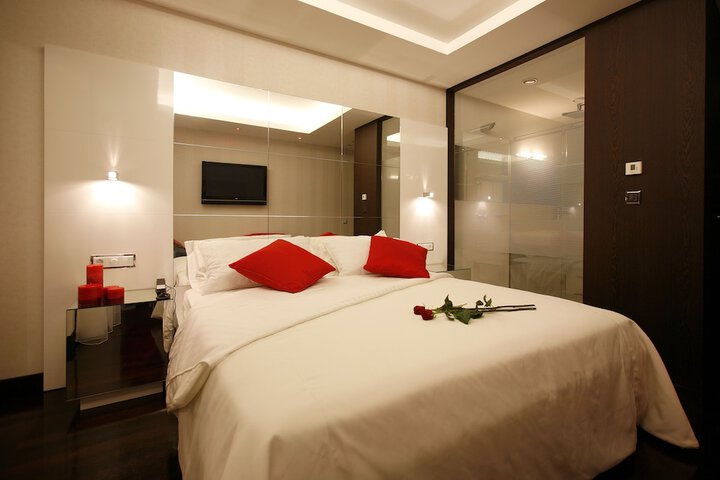 Room 7 of 74