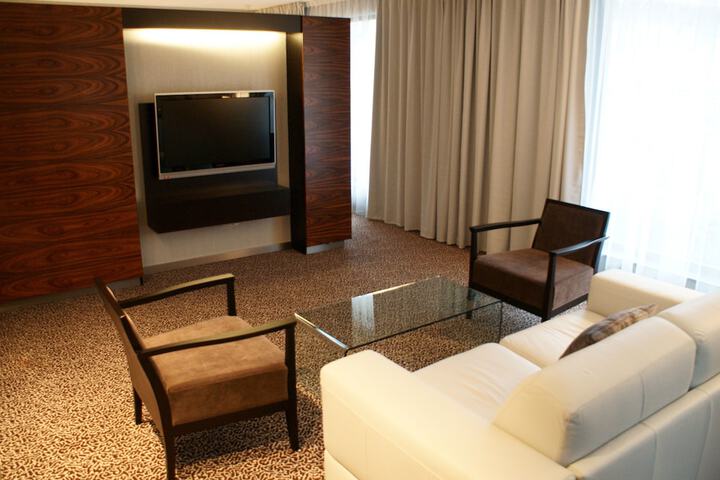 Room 12 of 50