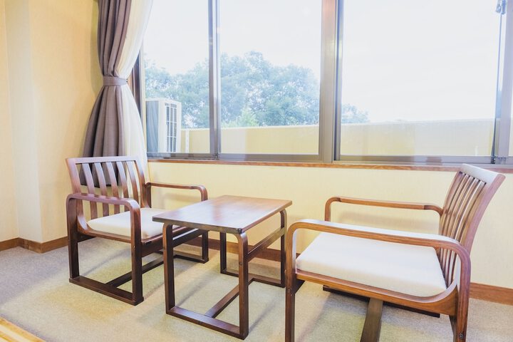 Room 4 of 49