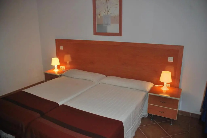 Room 5 of 18