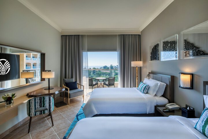 Room 60 of 185